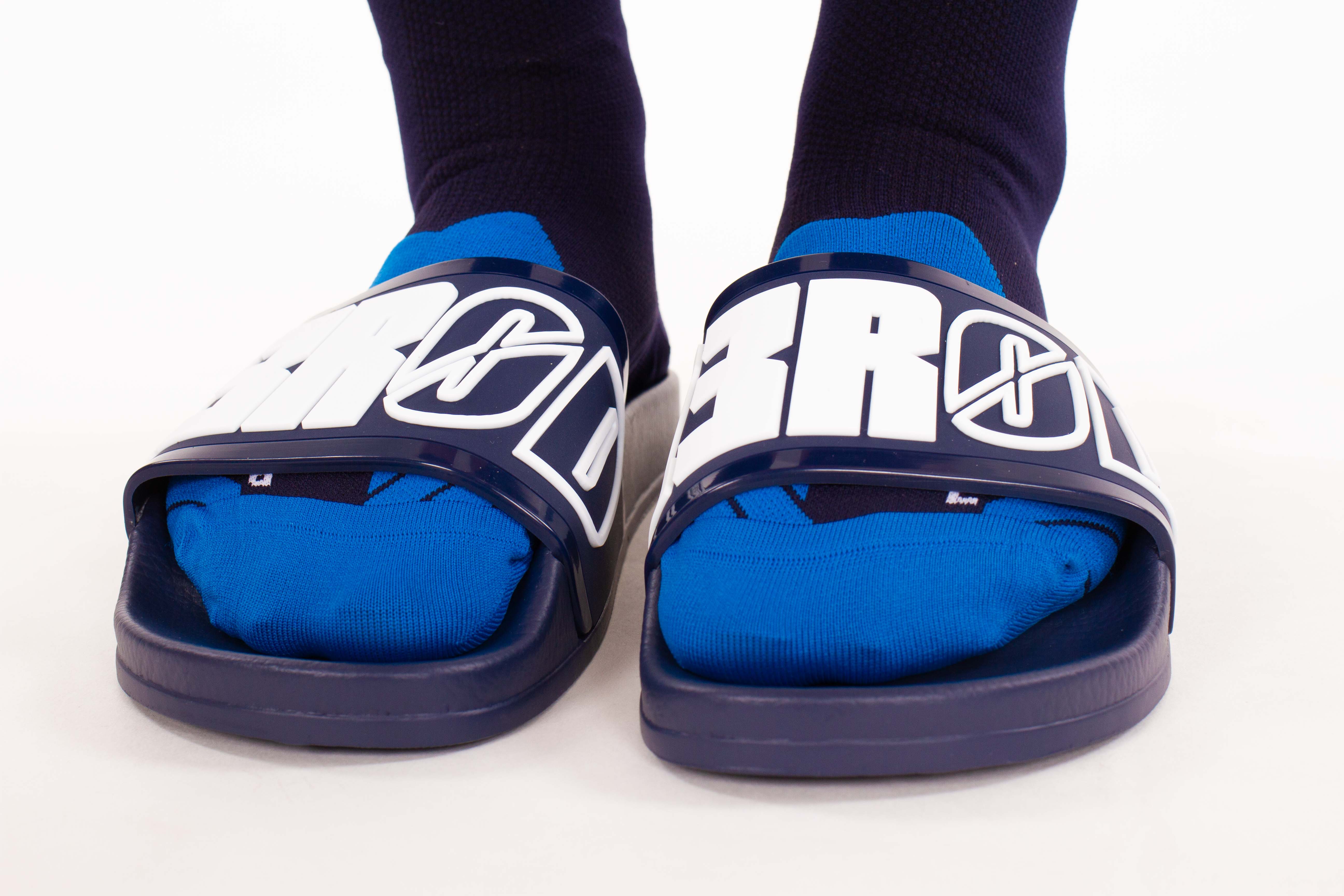 CLAQUETTES BLEU MARINE